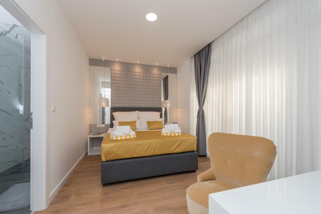 Gallery Rooms With Parking Задар Екстериор снимка