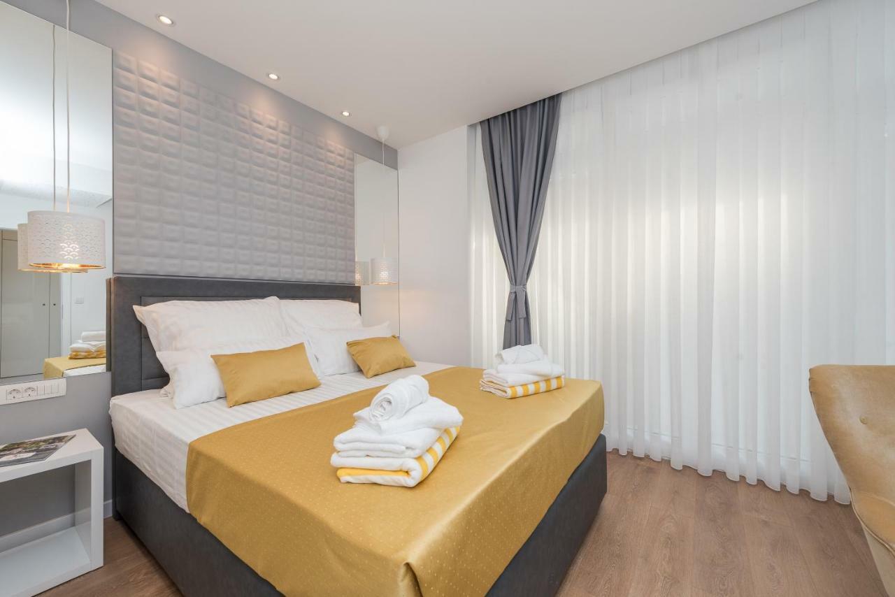 Gallery Rooms With Parking Задар Екстериор снимка