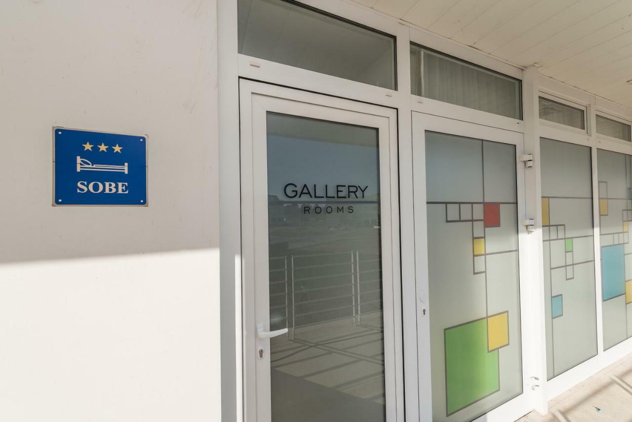 Gallery Rooms With Parking Задар Екстериор снимка